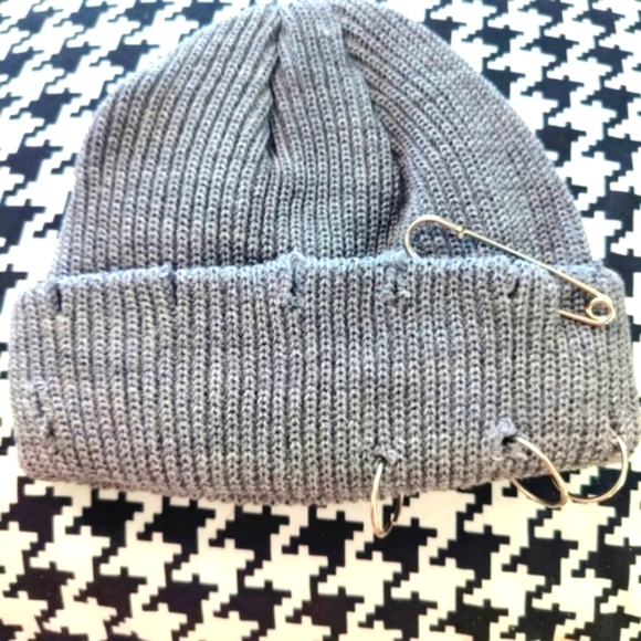 Dolls Kill grey pierced beanie - Picture 2 of 7
